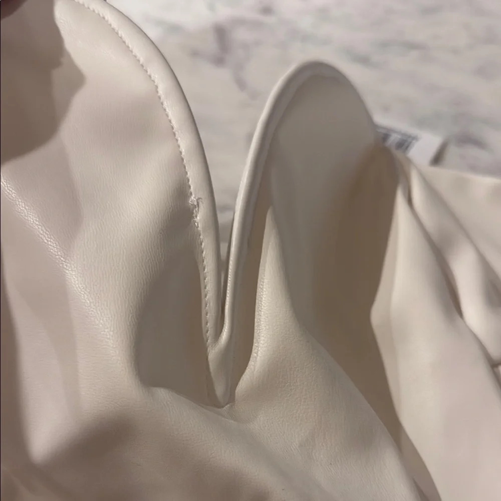 White Sleeveless Bustier Crop Top - Picture 5 of 6